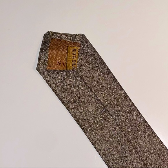 Vintage TODAY’S MAN Men’s Necktie Gold/Grey Solid Design Imported 100% Silk - Picture 4 of 4